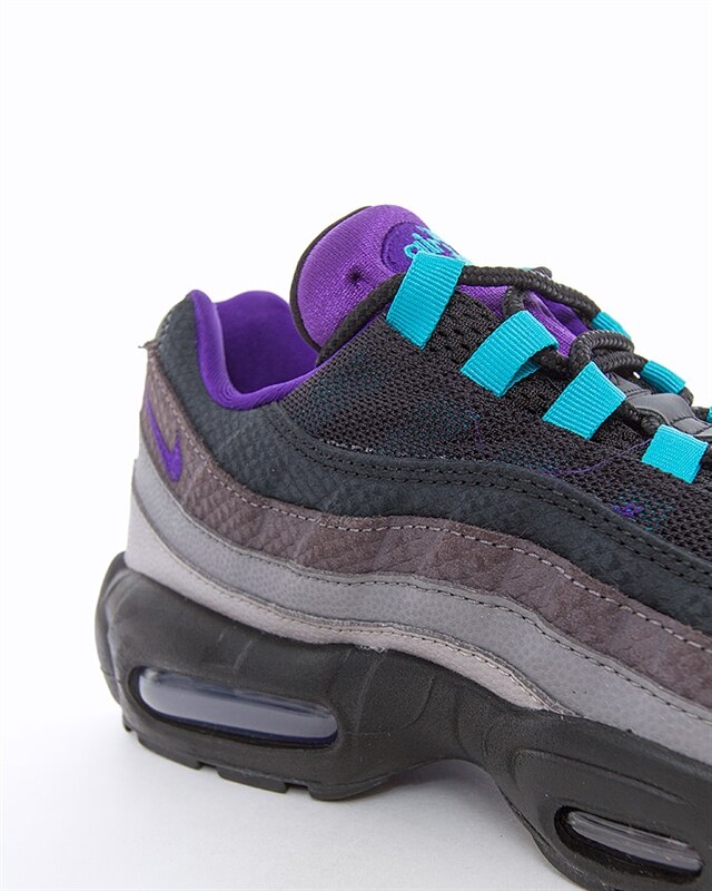 Nike Air Max 95 LV8 AO2450 002 Svart Sneakers Skor Footish